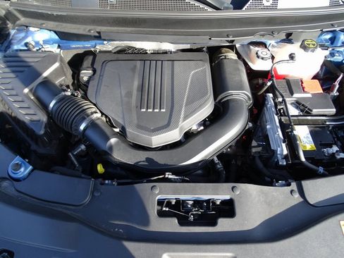 Used 2025 Chevrolet Traverse LT image 29