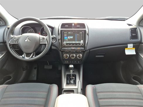 Used 2025 Mitsubishi Outlander Sport SE image 23