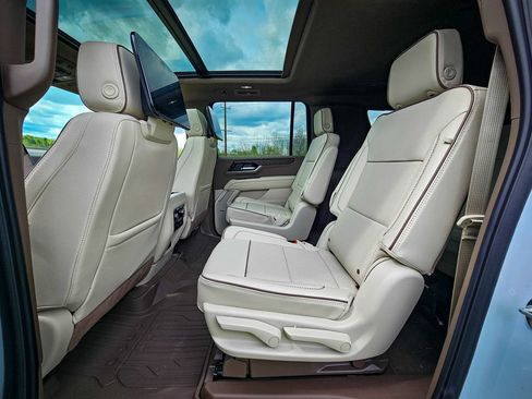 New 2026 GMC Yukon XL Denali w/ Denali Reserve Package AWD/4WD image 38