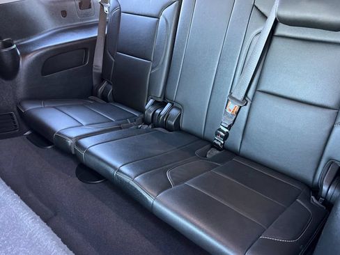 Used 2019 GMC Yukon XL SLT AWD/4WD image 18