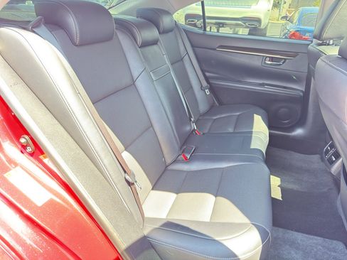 Used 2016 Lexus ES 350 w/ Premium Package w/Wood Trim FWD image 18