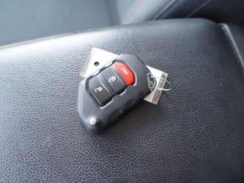 Used 2024 Jeep Wrangler Unlimited Rubicon AWD/4WD image 28
