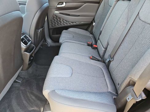 Used 2019 Hyundai Santa Fe SE image 20