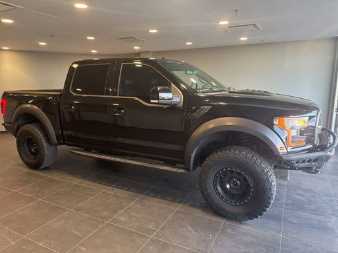 Used 2017 Ford F150 Raptor w/ Equipment Group 802A Luxury image 6