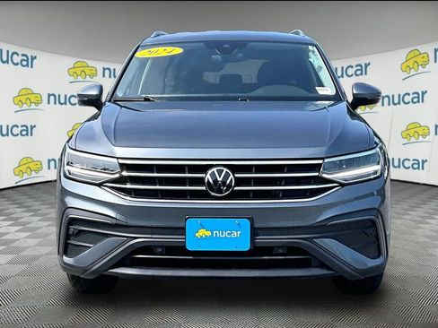 Used 2024 Volkswagen Tiguan SE AWD/4WD image 2