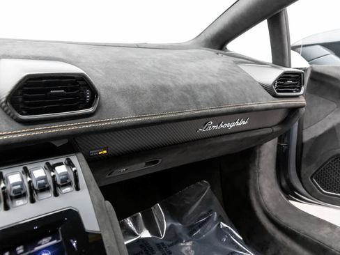 Used 2024 Lamborghini Huracan Sterrato image 35