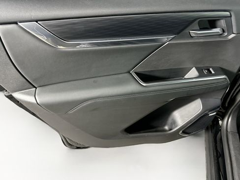 Used 2025 GMC Acadia Elevation image 25