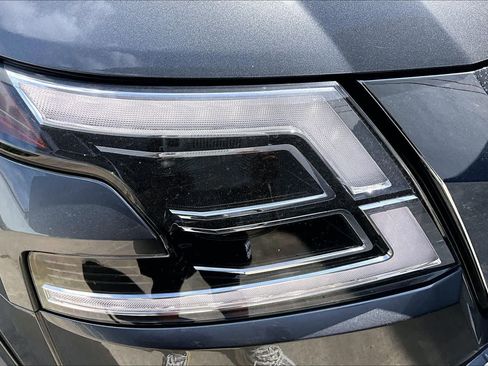 Used 2022 Nissan Armada SV w/ SV Appearance Package RWD image 28