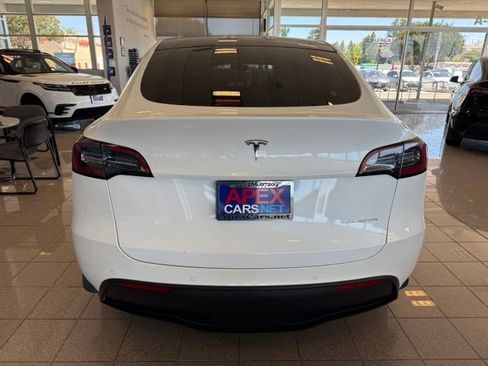 Used 2022 Tesla Model Y Long Range AWD/4WD image 4