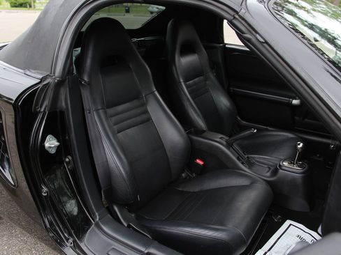 Used 2003 Toyota MR2 RWD image 10