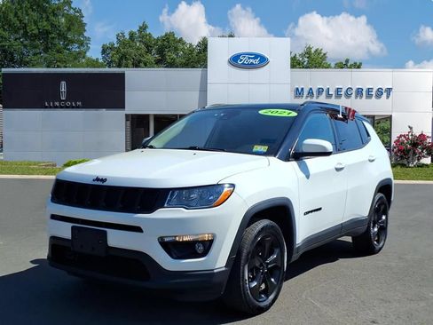Used 2021 Jeep Compass Latitude AWD/4WD image 2