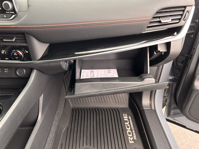 Used 2026 Nissan Rogue SV AWD/4WD image 31