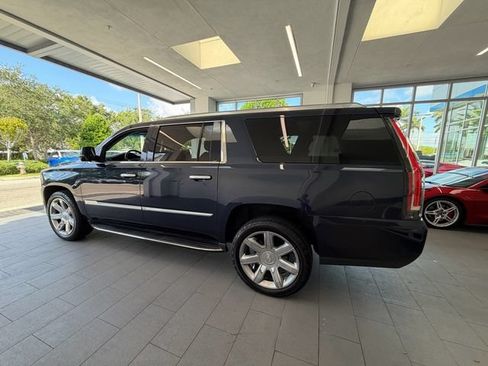 Used 2018 Cadillac Escalade ESV Luxury RWD image 8