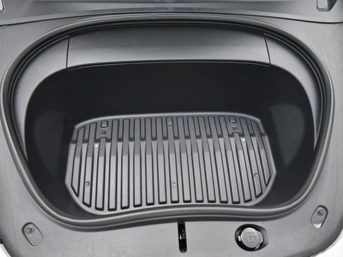 Used 2024 Tesla Model 3 Standard Range RWD image 19
