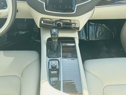 Used 2019 Volvo XC90 T6 Momentum w/ Advanced Package AWD/4WD image 23