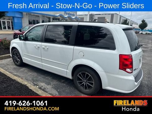 Used 2017 Dodge Grand Caravan GT FWD image 3