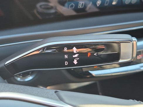 Used 2024 Cadillac Lyriq Tech RWD image 25