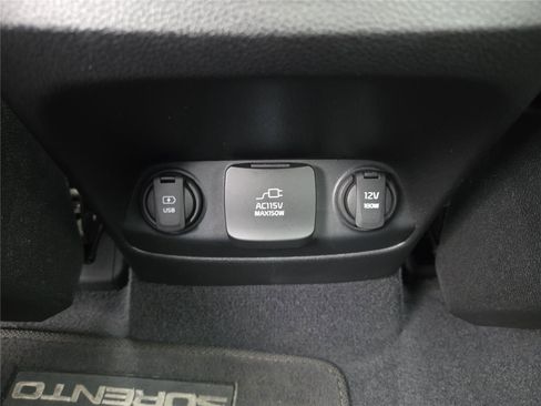 Used 2018 Kia Sorento SX image 31