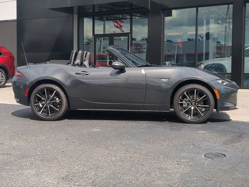 New 2025 MAZDA MX-5 Miata Grand Touring image 2