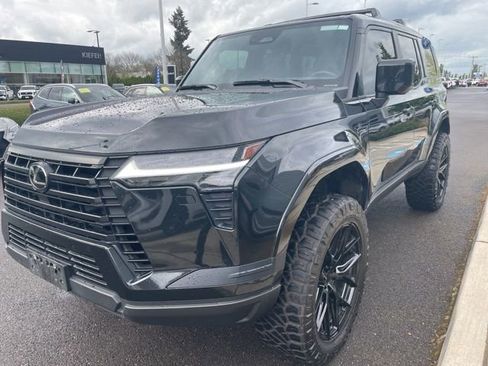 Used 2024 Lexus GX 550 w/ Cold Area Package AWD/4WD image 9