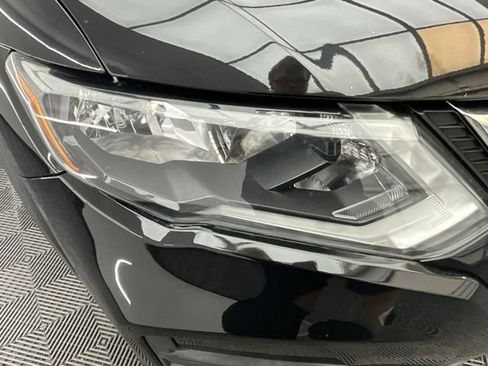 Used 2017 Nissan Rogue SV AWD/4WD image 31