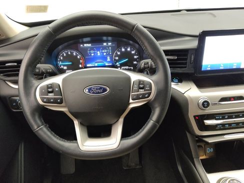 Used 2021 Ford Explorer XLT w/ Class III Trailer Tow Package AWD/4WD image 22