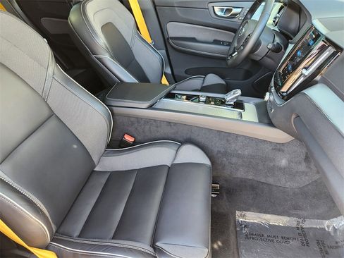 Used 2024 Volvo XC60 T8 Polestar image 20