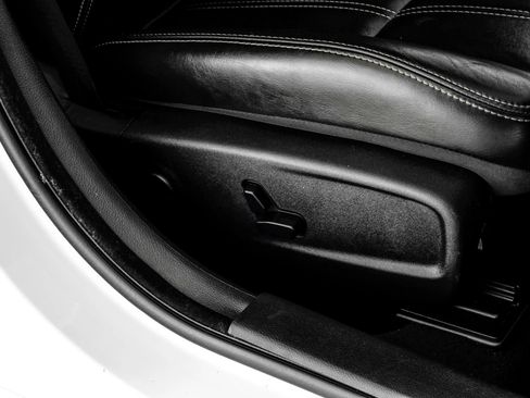 Used 2019 Chrysler 300 S image 37