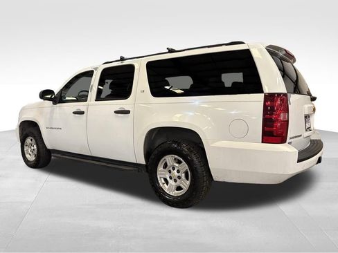 Used 2007 Chevrolet Suburban LS image 3