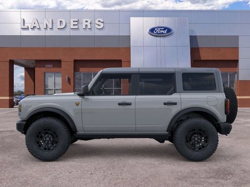 New 2026 Ford Bronco Badlands AWD/4WD image 3