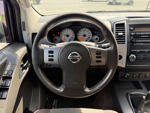 Used 2012 Nissan Frontier PRO-4X AWD/4WD image 18
