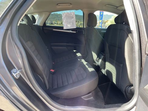 Used 2020 Ford Fusion SE image 20