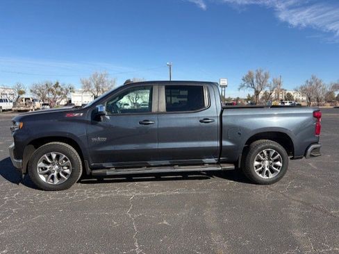 Used 2022 Chevrolet Silverado 1500 LT w/ Z71 Off-Road Package image 2