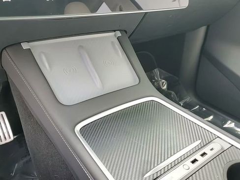 Used 2023 Tesla Model Y Performance image 21