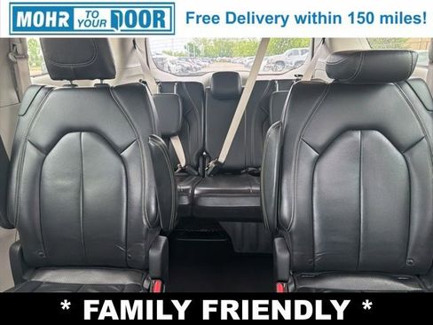 Used 2022 Chrysler Pacifica Touring-L FWD image 27