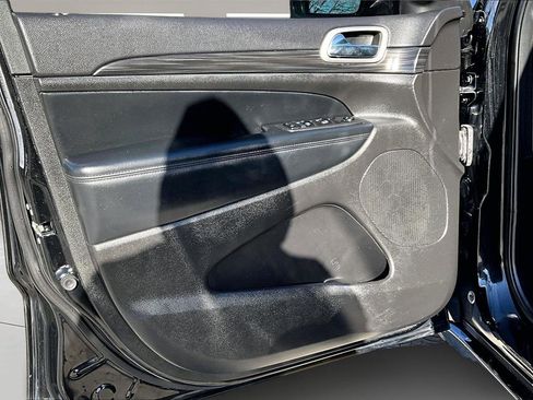 Used 2021 Jeep Grand Cherokee Laredo X image 20