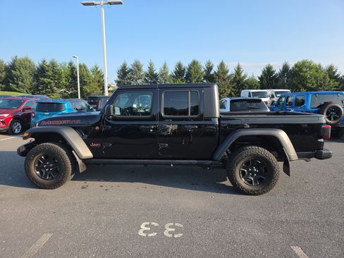 Used 2023 Jeep Gladiator Mojave w/ LED Lighting Group AWD/4WD image 10