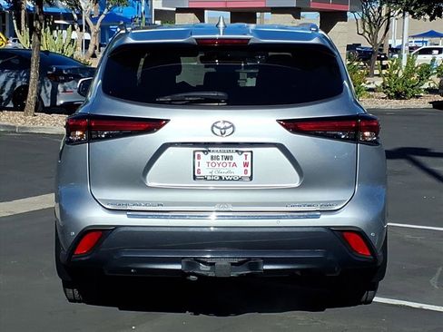 Used 2022 Toyota Highlander Limited image 9