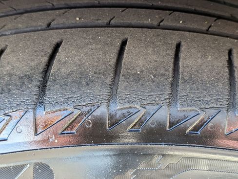 Used 2024 BMW i4 eDrive40 image 11