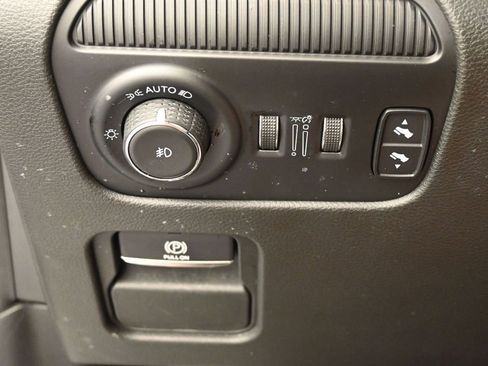 Used 2024 Jeep Wagoneer Series II AWD/4WD image 39