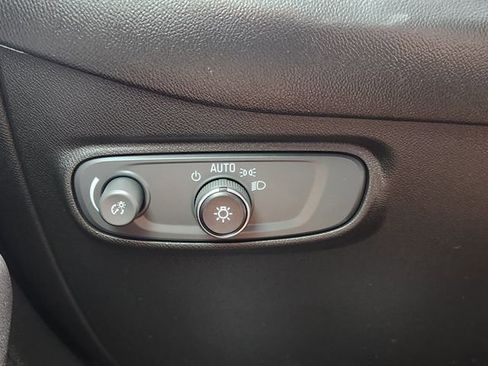 Used 2020 Chevrolet Equinox LS w/ LS Convenience Package FWD image 23