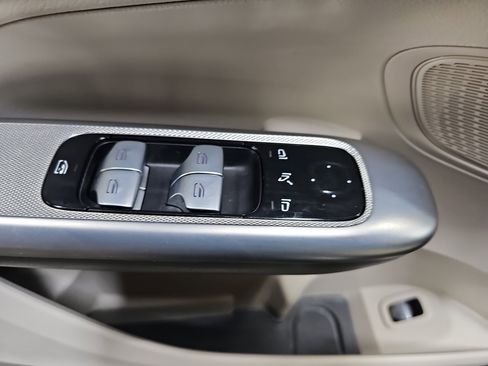 Certified 2024 Mercedes-Benz GLC 300 4MATIC image 29