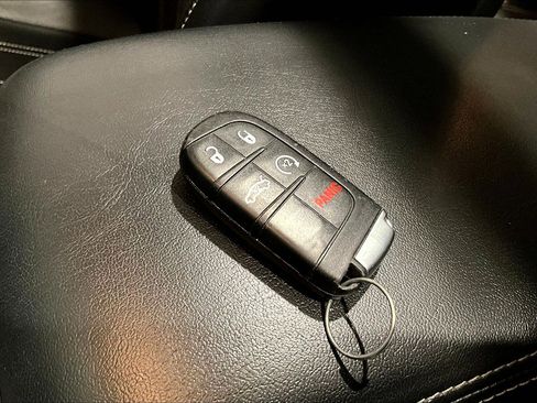 Used 2023 Chrysler 300 S image 33