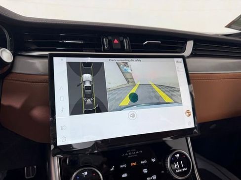 New 2024 Jaguar XF R-Dynamic SE image 32