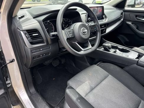 Used 2024 Nissan Rogue SV FWD image 24
