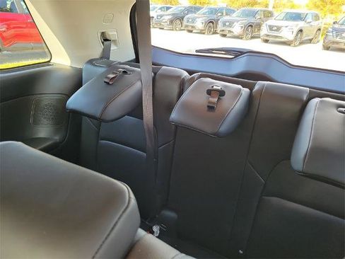 Certified 2024 Nissan Pathfinder Platinum w/ Cargo Package image 17