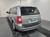 Used 2016 Chrysler Town & Country Touring image 5