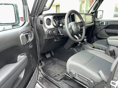 New 2025 Jeep Gladiator Sport AWD/4WD image 21