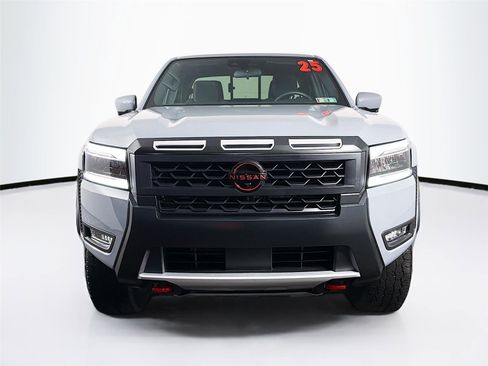 Used 2025 Nissan Frontier PRO-4X w/ Pro Convenience Package image 2