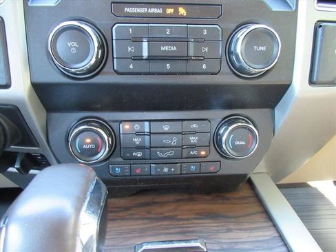 Used 2019 Ford F150 Lariat AWD/4WD image 26